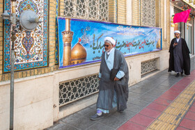 در حاشیه مراسم عمامه گذاری طلاب در روز میلاد امام حسین(ع)