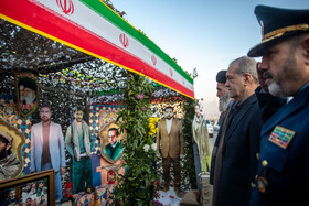 مسعود پزشکیان، رئیس جمهور و عزیز نصیرزاده، وزیر دفاع در مراسم بازدید از توانمندیهای دفاعی و فضایی وزارت دفاع