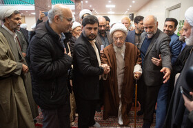 آیت الله مکارم شیرازی در پایان مراشم عمامه گذاری طلاب در روز میلاد امام حسین(ع)