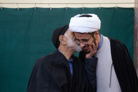 عمامه گذاری طلاب در روز میلاد امام حسین(ع)