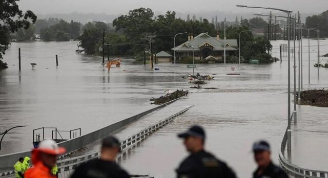 عکس: رویترز سیل در شمال شرق استرالیا؛ مرگ یک تن و دستور تخلیه برای هزاران نفر