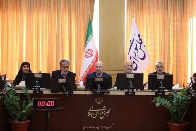 حضور رئیس مجلس و وزرای کشور و راه و شهرسازی در کمیسیون امنیت ملی