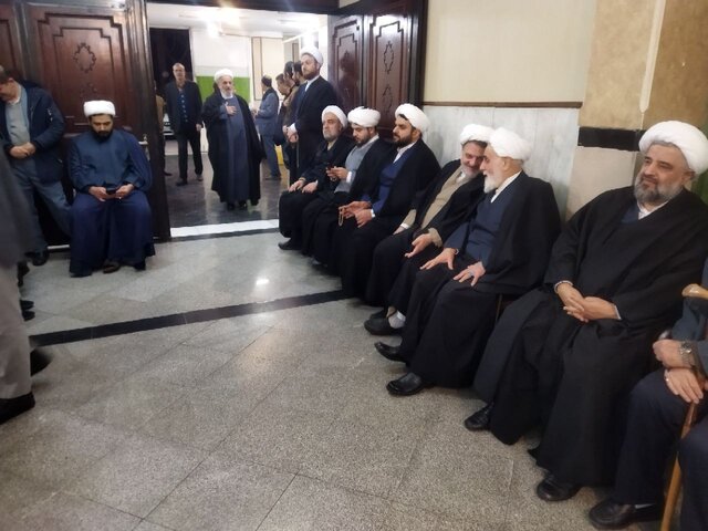 مساجد باید پایگاه تبیین باشند/ روحانیون با اطلاعات روز به شبهات نسل جوان پاسخگو باشند