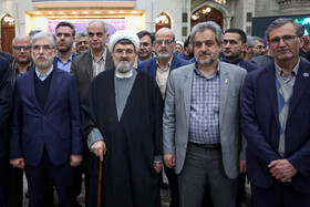 از چپ، حسین سیماییصراف، وزیر علوم در مراسم تجدید میثاق دانشگاهیان و جهادگران جهاد دانشگاهی با آرمانهای امام راحل