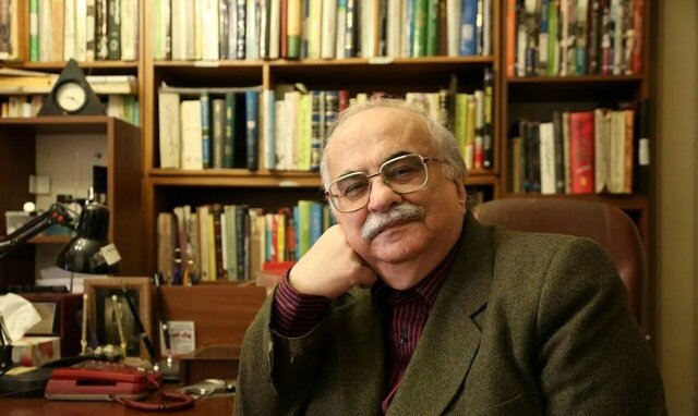 انتقاد از نبود دیپلمات حرفهای در ابتدای انقلاب تا عدم فهم سیاسی عدهای در شرایط کنونی