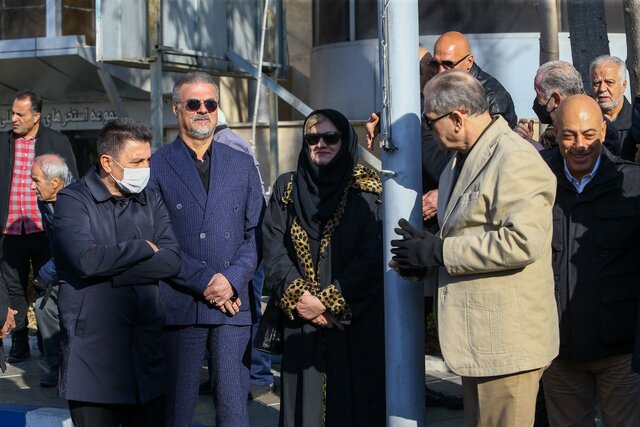 تشییع پیکر مرحوم مهدی حاجمحمد/ ستاره اولین جام آسیایی تاج به خاک سپرده شد