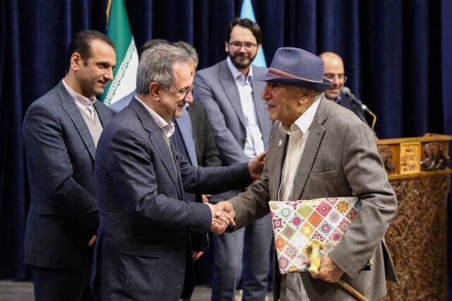 سفر خارجیها به ایران در مقابله با ایرانهراسی تأثیر دارد