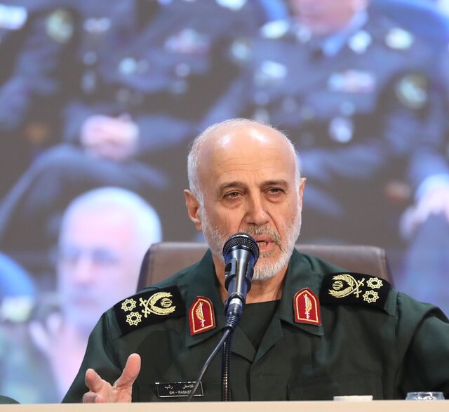سرلشکر رشید: خطای محاسباتی دشمن را در میدان عمل تغییر خواهیم داد سرلشکر رشید: خطای محاسباتی دشمن را در میدان عمل تغییر خواهیم داد