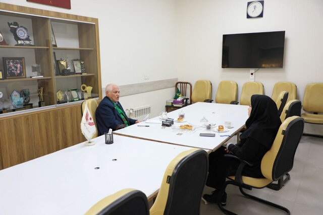 عفو و تخفیف مجازات سه هزار نفر از محکومان/ بازداشت دو تماشاگر زن دیدار پرسپولیس و تراکتور/ تشکیل پرونده قضایی برای دوهنرمند