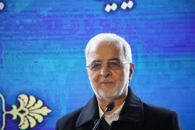 آغاز عملیات اجرایی ۵ نیروگاه خورشیدی استان سمنان با حضور وزیر کشور  آغاز عملیات اجرایی ۵ نیروگاه خورشیدی استان سمنان با حضور وزیر کشور