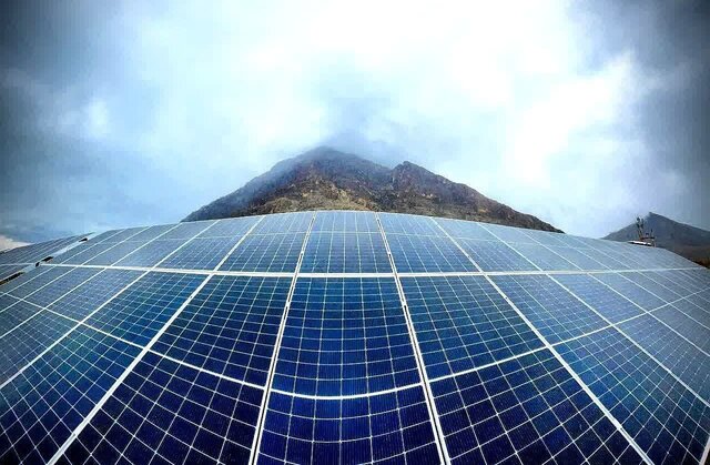 عکس خبرآرشیوی است افتتاح نیروگاه خورشیدی سمنگان در کرمانشاه