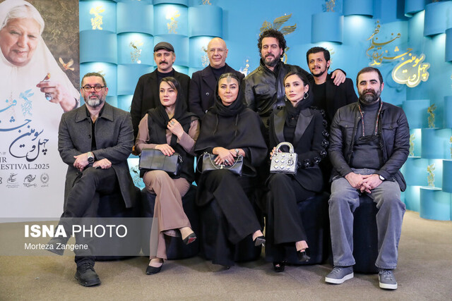 یک نشست خبری فوتبالی و تقدیم یک فیلم به فردوسیپور یک نشست خبری فوتبالی و تقدیم یک فیلم به فردوسیپور