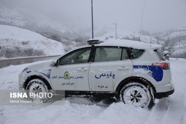 بارش برف در گردنه کوهستانی حیران و لزوم احتیاط رانندگان+ویدئو بارش برف در گردنه کوهستانی حیران و لزوم احتیاط رانندگان+ویدئو