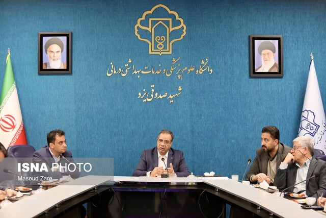 سهم ۵۰ درصدی غیربومیها از حوزه سلامت یزد/بدهی ۱۸۰۰ میلیاردی بیمهها به دانشگاه