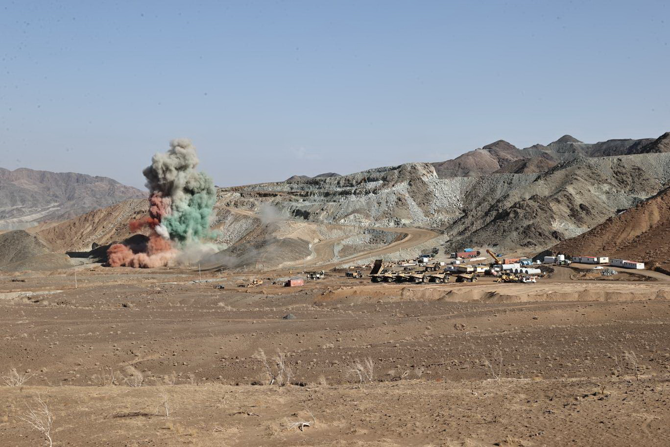 آغاز عملیات استخراج و بهرهبرداری مواد پرتوزا و عناصر همراه