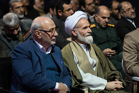 حجتالاسلاموالمسلمین مصطفی حسناتی، نماینده مردم اصفهان و حسینعلی حاجی دلیگانی، نماینده مردم شاهین شهر در مجلس شورای اسلامی در مجلس خبرگان رهبری در شورای اداری استان اصفهان