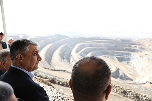 بازدید رئیس سازمان انرژی اتمی از مجتمع معدنی و صنعتی ساغند بازدید رئیس سازمان انرژی اتمی از مجتمع معدنی و صنعتی ساغند