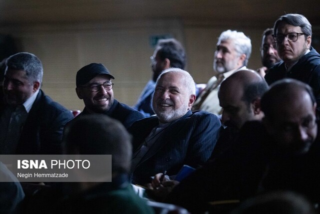 ظریف برای تماشای «خدای جنگ» به جشنواره فجر آمد ظریف برای تماشای «خدای جنگ» به جشنواره فجر آمد