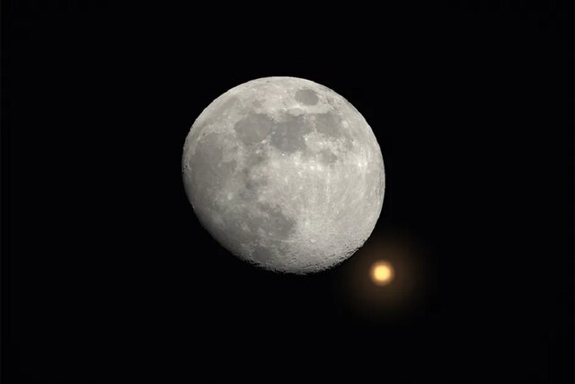 ماه و مریخ امشب همنشین میشوند ماه و مریخ امشب همنشین میشوند