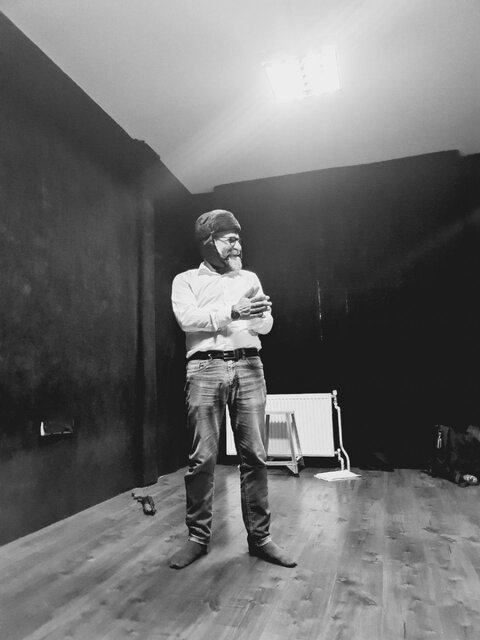 چرا برخی رسانهها به مردم دروغ میگویند؟