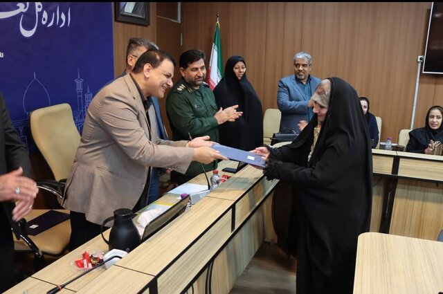 بانوان نخبه و برتر جامعه کار و تلاش فارس تجلیل شدند بانوان نخبه و برتر جامعه کار و تلاش فارس تجلیل شدند