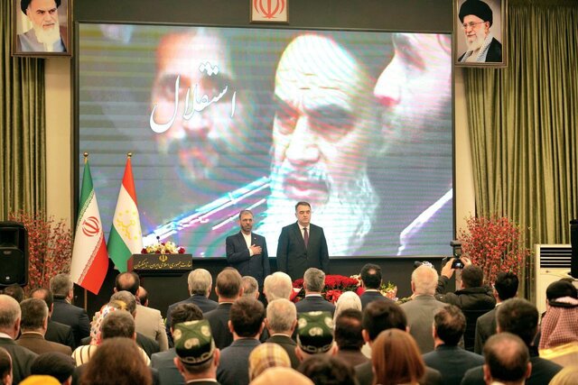 برگزاری مراسم چهل و ششمین سالگرد پیروزی انقلاب اسلامی در محل سفارت کشورمان در تاجیکستان تشریح آخرین وضعیت روابط رو به توسعه ایران و تاجیکستان توسط دیپلمات کشورمان