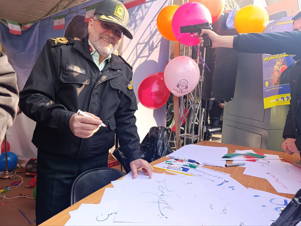 حضور شخصیتهای مختلف در راهپیمایی ۲۲ بهمن در تهران