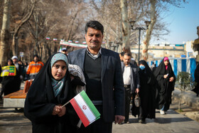 حضور خانوادگی اصفهانی‌ها در جشن ملی ۲۲ بهمن