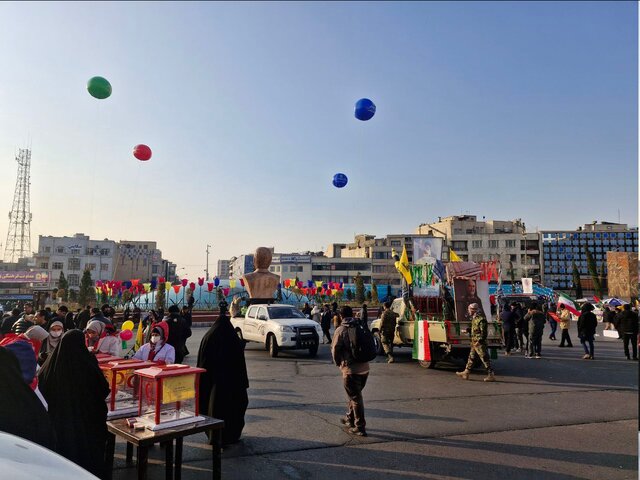 خیابان انقلاب تهران مهیای استقبال از حضور مردم