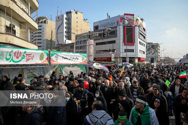 العهد: ایرانیان به مناسبت سالروز پیروزی انقلاب، جشن مردمی برگزار کردند العهد: ایرانیان به مناسبت سالروز پیروزی انقلاب، جشن مردمی برگزار کردند