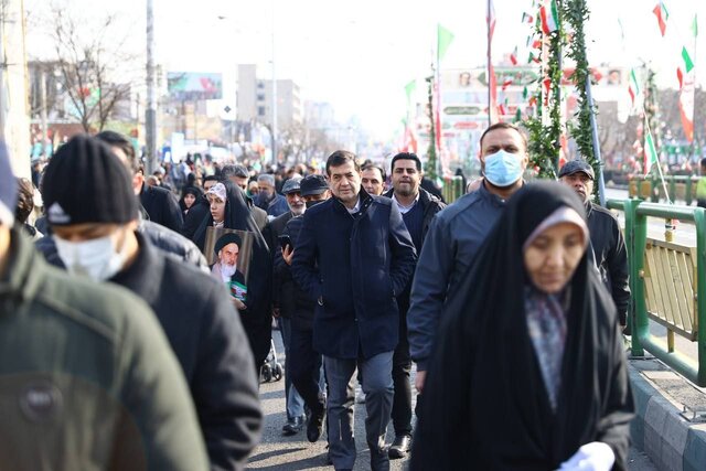 وزیر ورزش در راهپیمایی ۲۲ بهمن: ایران را از تحریم نترسانید