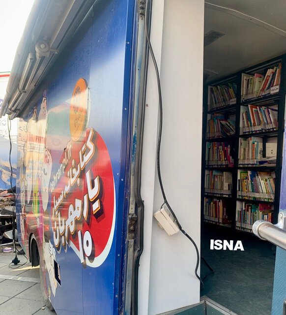 قابهایی از فرهنگ و هنر در راهپیمایی ۲۲ بهمن به روایت ایسنا