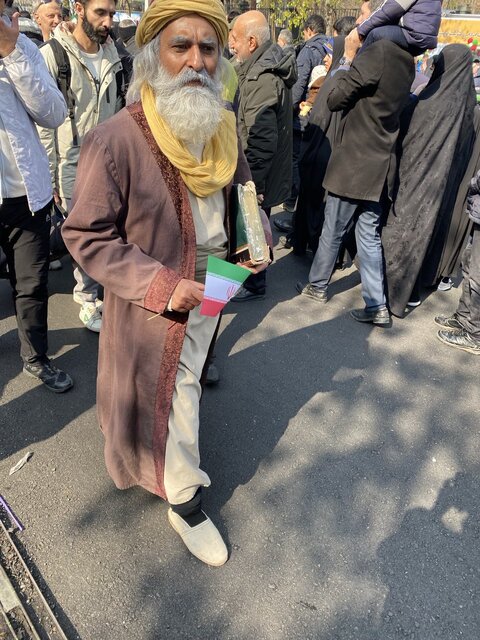 قابهایی از فرهنگ و هنر در راهپیمایی ۲۲ بهمن به روایت ایسنا