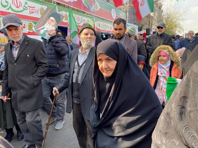 قابهایی از فرهنگ و هنر در راهپیمایی ۲۲ بهمن به روایت ایسنا