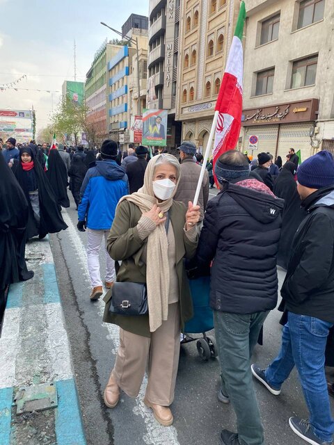 قابهایی از فرهنگ و هنر در راهپیمایی ۲۲ بهمن به روایت ایسنا