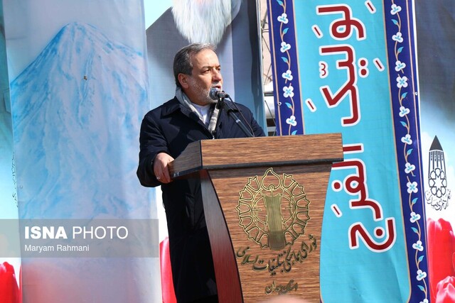 تصویر آرشیوی است عراقچی: هیچ کشوری زیر تحریم وارد مذاکره نمیشود