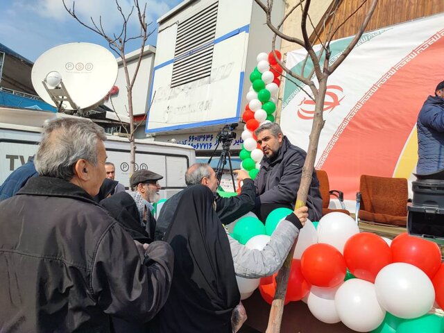 قابهایی از فرهنگ و هنر در راهپیمایی ۲۲ بهمن به روایت ایسنا