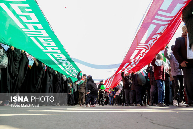 حضور حماسی مردم سراسر کشور در راهپیمایی ۲۲ بهمن حضور حماسی مردم سراسر کشور در راهپیمایی ۲۲ بهمن