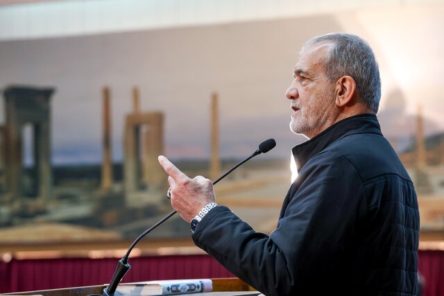 پزشکیان: صلح و امنیت با کشتار، اخراج و تبعیض امکانپذیر نیست پزشکیان: صلح و امنیت با کشتار، اخراج و تبعیض امکانپذیر نیست