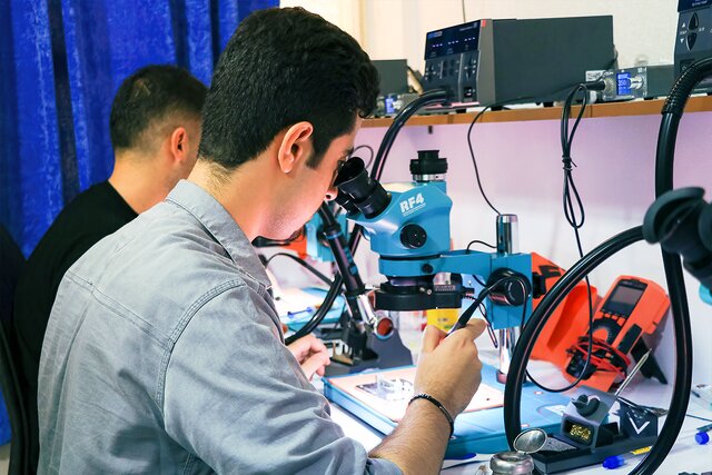 تحلیل بازار کار تعمیرات موبایل در سال 1404 تحلیل بازار کار تعمیرات موبایل در سال 1404