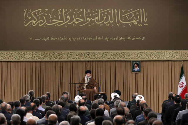 ویدیو/ گزیده سخنان رهبری در دیدار متخصصان و مسئولان صنعت دفاعی کشور ویدیو/ گزیده سخنان رهبری در دیدار متخصصان و مسئولان صنعت دفاعی کشور
