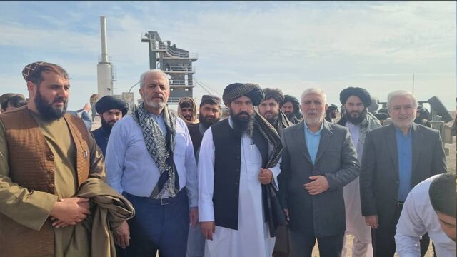 بازدید سرپرست سفارت ایران در افغانستان از پایانه مرزی ماهیرود بازدید سرپرست سفارت ایران در افغانستان از پایانه مرزی ماهیرود