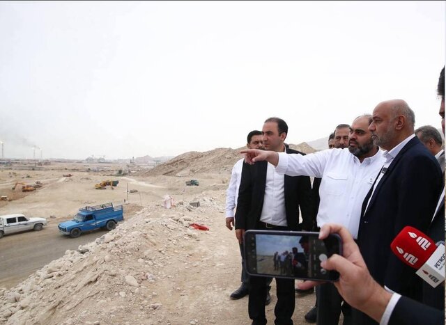بازدید وزیر تعاون از طرح توسعه شرکت پتروشیمی پلیمر کنگان بازدید وزیر تعاون از طرح توسعه شرکت پتروشیمی پلیمر کنگان