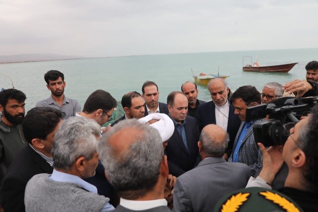 بازدید وزیر جهاد کشاورزی از پرورش میگو دلوار بوشهر بازدید وزیر جهاد کشاورزی از پرورش میگو دلوار بوشهر