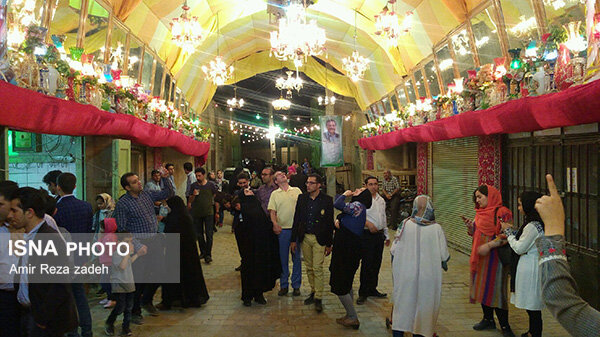 آذینبندی شهر برای جشن نیمه شعبان به سبک تبریزیها و یزدیها