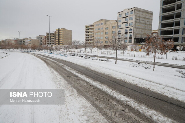 عکس آرشیوی است. بارش باران و برف در اغلب مناطق کشور / کاهش تا ۱۰ درجهای دما در برخی استانها