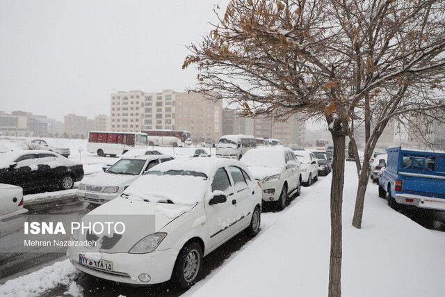 بارش برف و کولاک در محورهای مواصلاتی آذربایجان شرقی