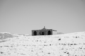 مقبره گریگور مقدس که در میان مردم محلی به مقبره گئورگ مقدس نیز شهرت دارد. این مقبره در روستای خویگان سفلی واقع شده است.