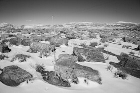 قبرستان ارامنه روستای نماگرد که سنگ قبرهای بی نام ونشان مربوط به سربازان جنگ جهانی دوم است.