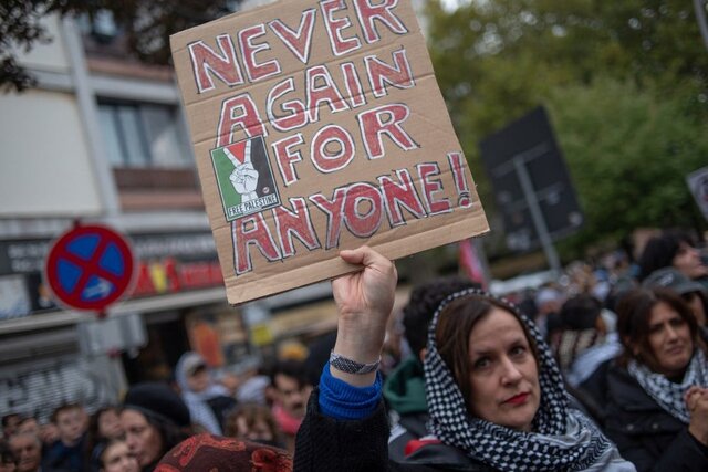 گاردین: جنایات اسرائیل در غزه هرگز عادیسازی نخواهد شد